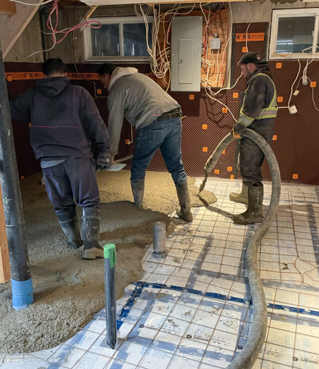 Basement floor 33 pour