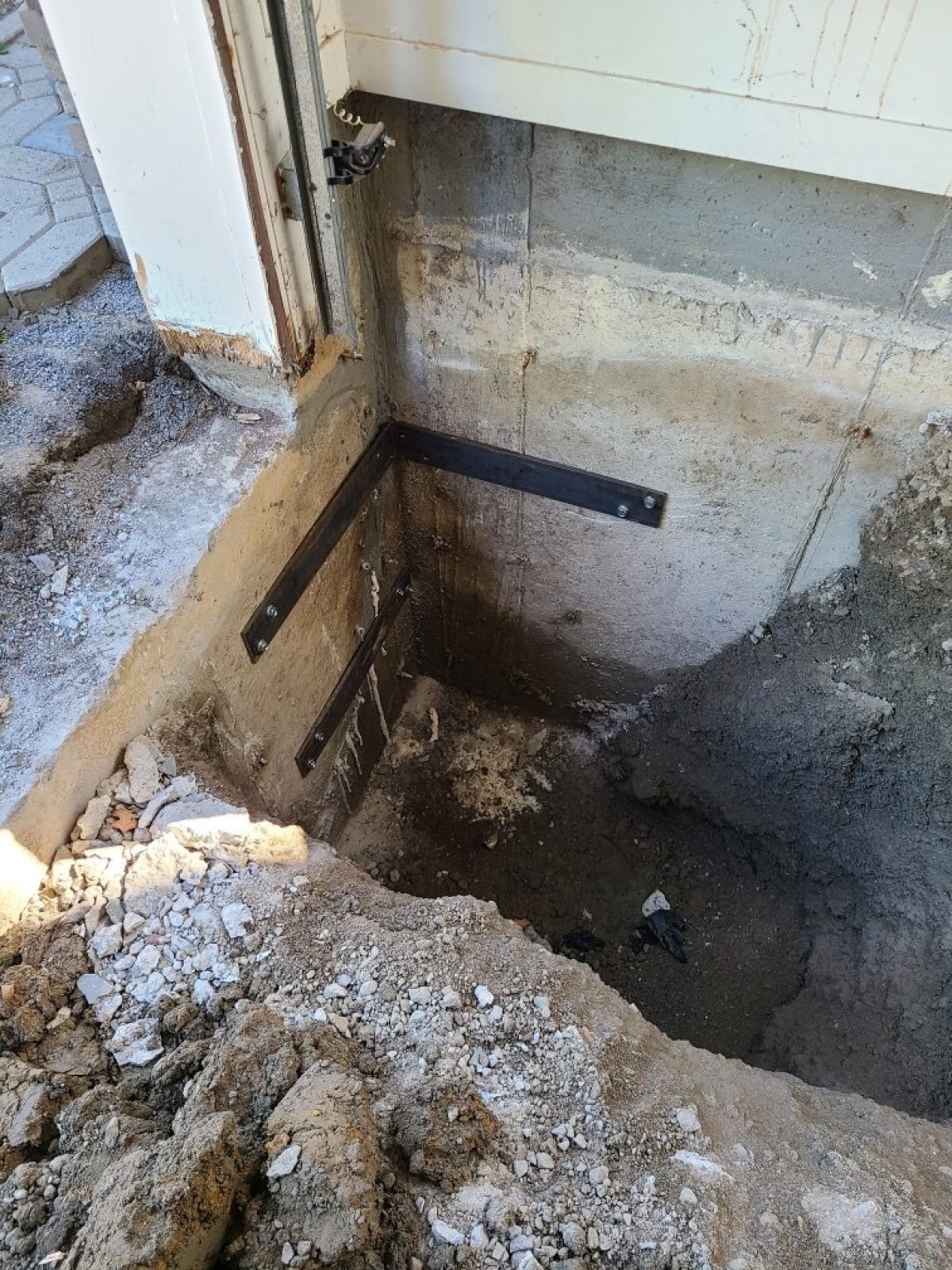 Crack repair reinforced corner Solage Solide