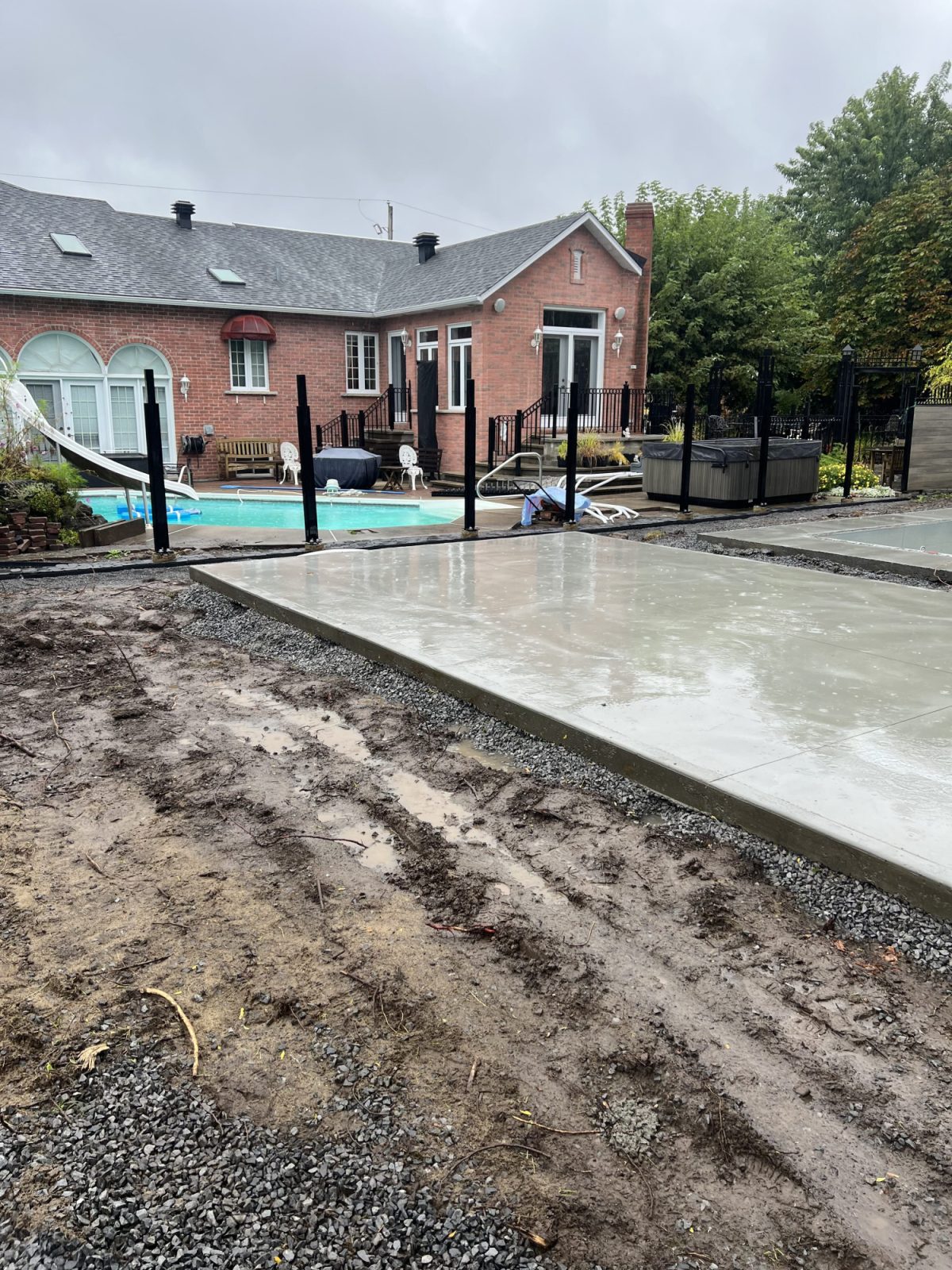 Concrete slab outside 2 finished Solage Solide